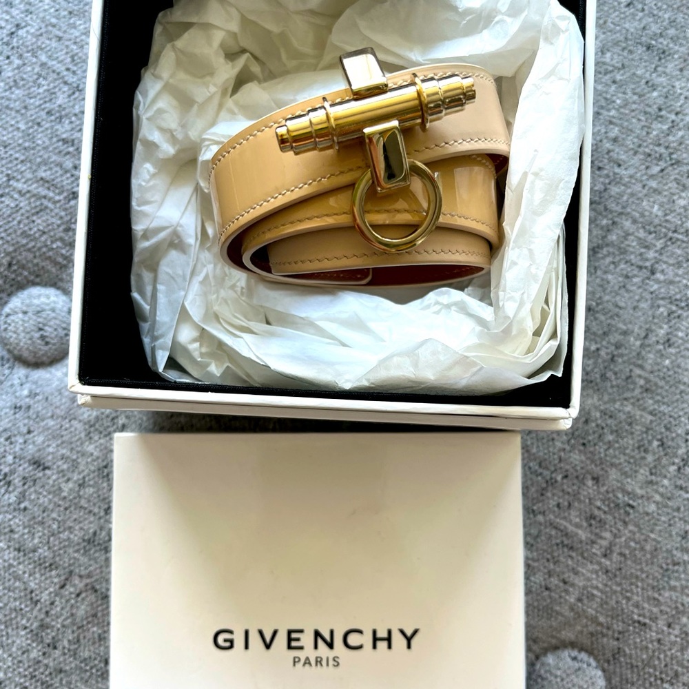 Givenchy leather bracelet medium